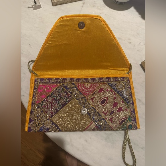 Embroidered Multicolor Clutch - Picture 5 of 6